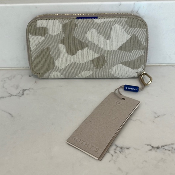 Rothy's Handbags - NWT Retired Rothy’s The Continental Wallet